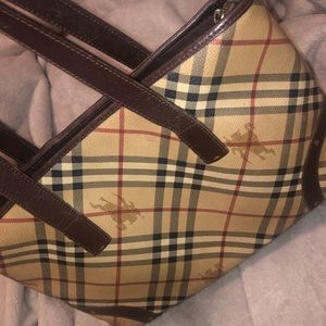 Aunthentic Burberry purse